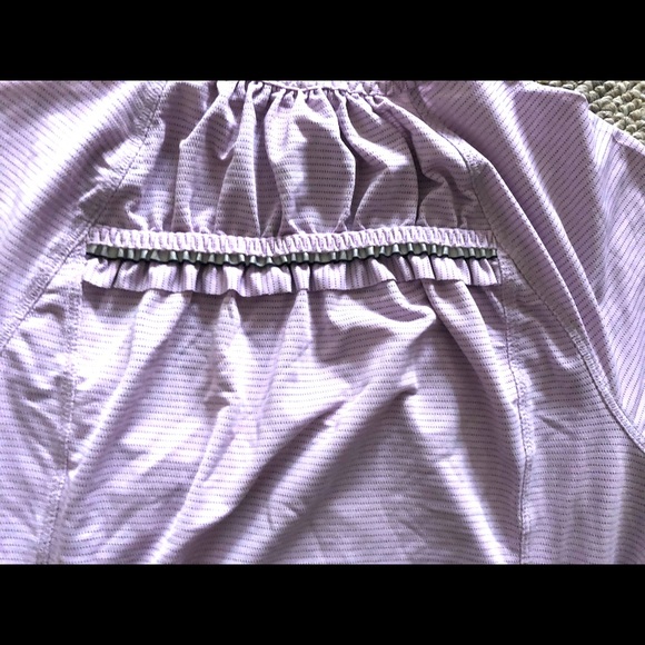 Lulu silky pink top with gather details - Picture 3 of 4